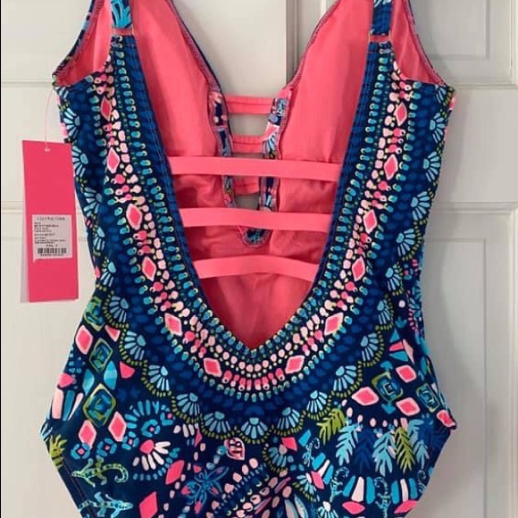 ISO Lilly Pulitzer Jaspen swimsuit size 10 - Picture 2 of 2